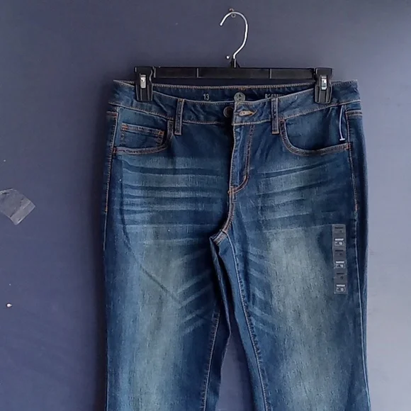 NWT So bootcut distressed jeans size 13 - Picture 2 of 6